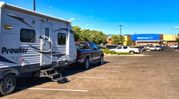 Does Walmart Canada Allow Rv Parking Overnight