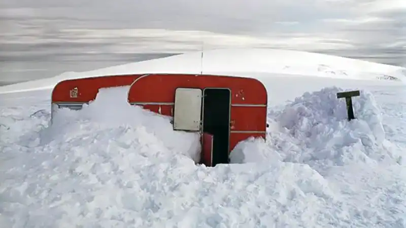 10 Best Cold Weather RVs That Will Keep You Warm in Winter